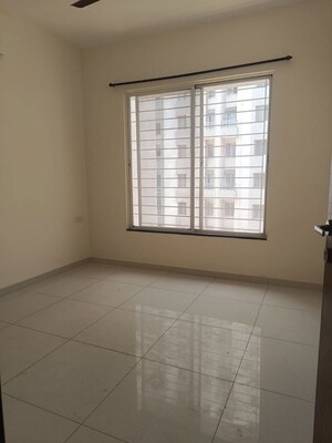 Room in 2.5 BHK Apartment at Vilas Javdekar Prudentia Towers, Wakad – for Rent