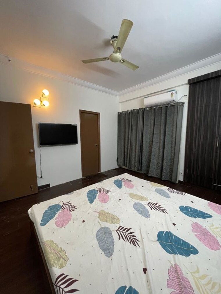 Master Bedroom, antriksh-golf-view 3 Bedroom 1640 Sq.Ft. Apartment In Sector 78 Noida 10727281