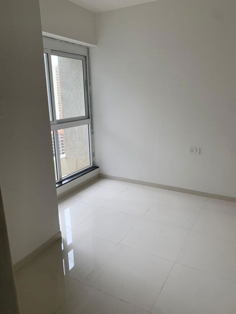 Room, godrej-emerald 2 Bedroom 1000 Sq.Ft. Apartment In Ghodbunder Road Thane 10731120