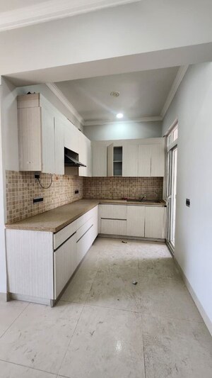  Independent House For Sale in Central Park Flower Valley, Sohna Sector 33