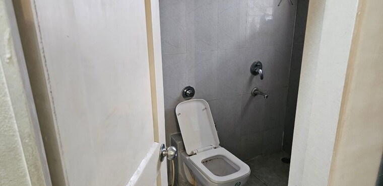 Bathroom, kasarvadavali Pg For Boys In Kasarvadavali 10731188