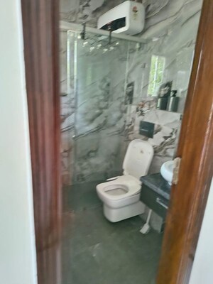 Bathroom in 4 BHK Builder Floor at South City 1 – for Rent