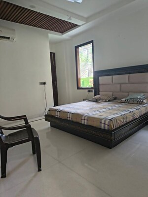 Bedroom in 4 BHK Builder Floor at South City 1 – for Rent
