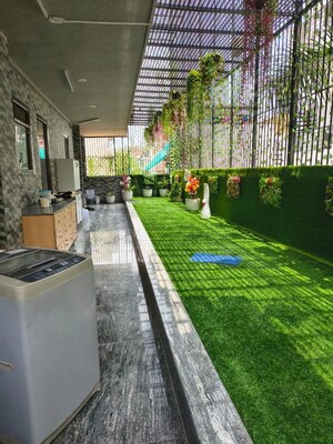 4 BHK Builder Floor – Garden View at South City 1 - for Rent