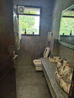 Balcony in 4 BHK Builder Floor at South City 1 – for Rent