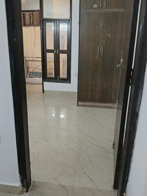  Builder Floor For Rent in Neb Sarai