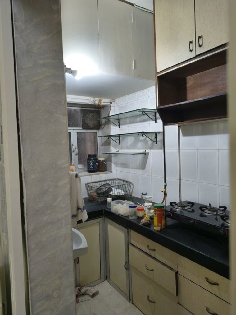 Kitchen, vile parle west 1 Bedroom 300 Sq.Ft. Apartment In Vile Parle West Mumbai 10731281