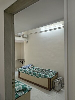 Bedroom in 1 BHK Apartment at Vile Parle West – for Rent