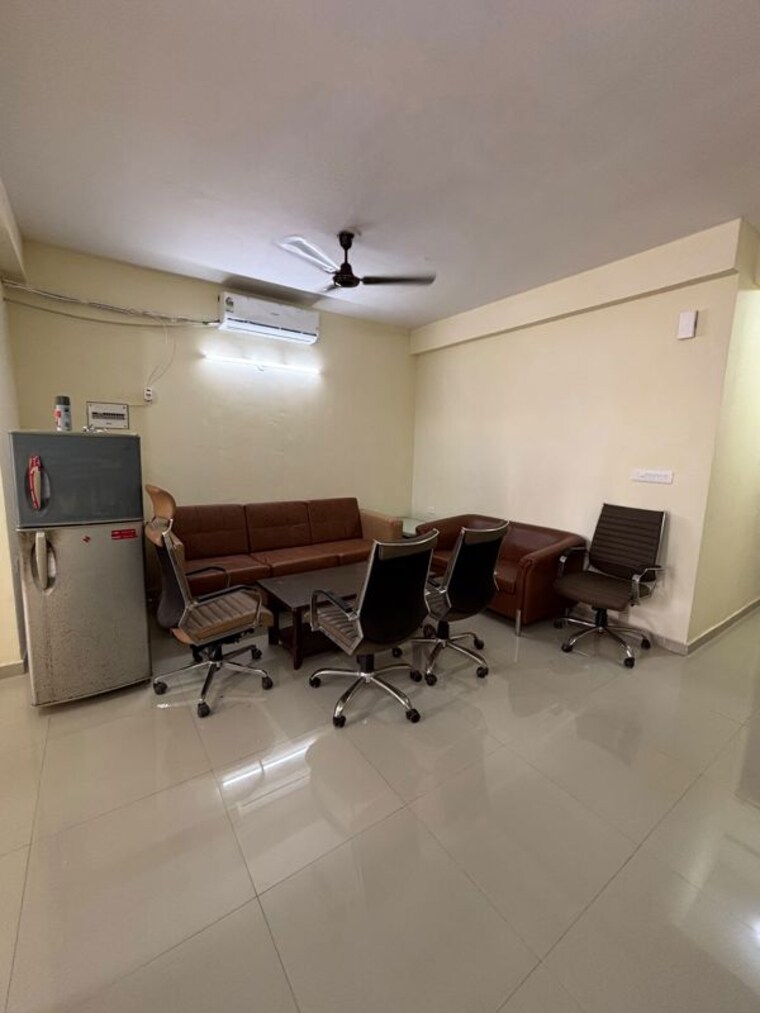 Team Area, pyramid-midtown 2 Bedroom 678 Sq.Ft. Apartment In Sector 59 Gurgaon 10731338