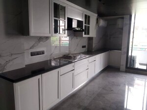 Kitchen in 6+ BHK Builder Floor at BPTP Amstoria, Sector 102 – for Sale