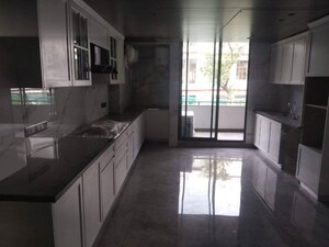 Kitchen in 6+ BHK Builder Floor at BPTP Amstoria, Sector 102 – for Sale