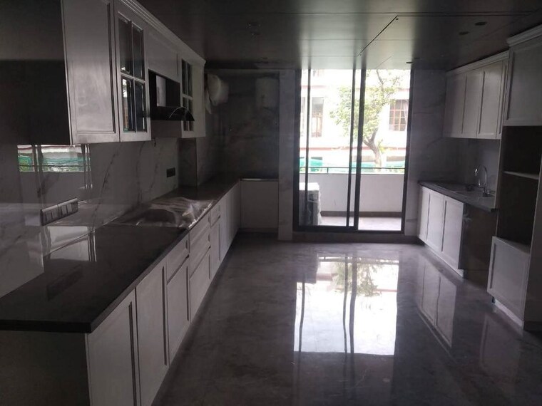 Kitchen, bptp-amstoria 6+ Bedroom 304 Sq.Yd. Builder Floor In Sector 102 Gurgaon 10731344