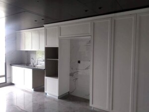 Building Lobby in 6+ BHK Builder Floor at BPTP Amstoria, Sector 102 – for Sale
