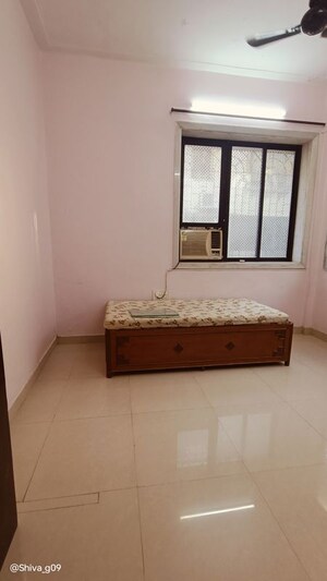 Bedroom in 2 BHK Apartment at Kataria Colony, Dadar West – for Rent