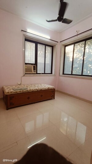 Bedroom in 2 BHK Apartment at Kataria Colony, Dadar West – for Rent