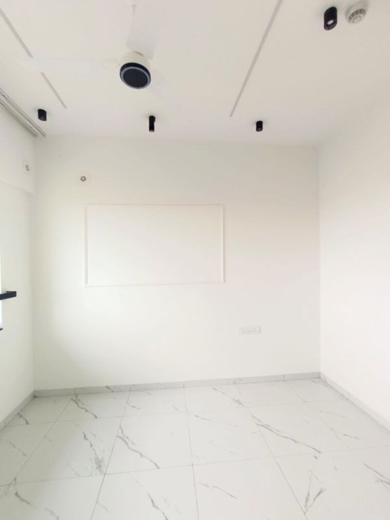 Bathroom, mahindra-nestalgia 2 Bedroom 731 Sq.Ft. Apartment In Pimpri Pune 10731371
