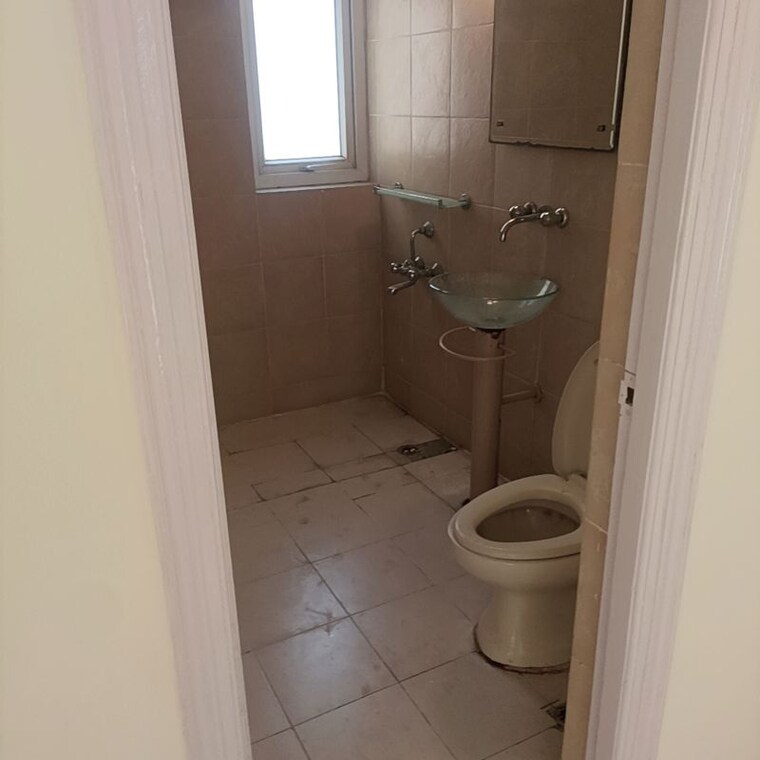 Bathroom, orchid-petals 3 Bedroom 1805 Sq.Ft. Apartment In Sector 49 Gurgaon 10731386