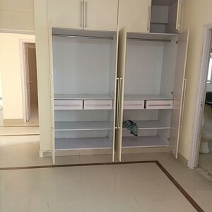 Room in 3 BHK Apartment at Orchid Petals, Sector 49 – for Rent
