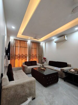 Living Room in 4 BHK Apartment at BPTP Amstoria, Sector 102 – for Sale
