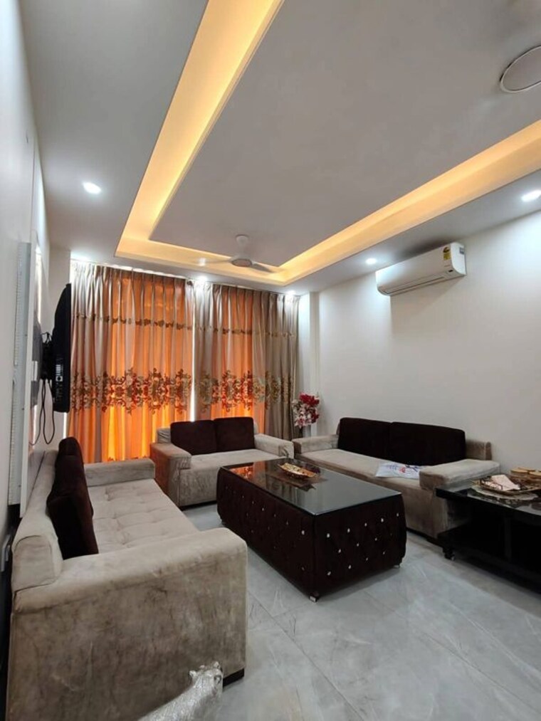 Living Room, bptp-amstoria 4 Bedroom 500 Sq.Yd. Apartment In Sector 102 Gurgaon 10731390