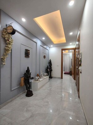 Building Lobby in 4 BHK Apartment at BPTP Amstoria, Sector 102 – for Sale