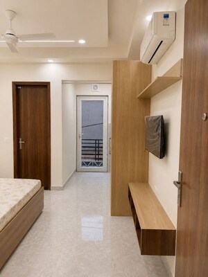 Building Lobby in 3 BHK Builder Floor at Sector 57 – for Rent
