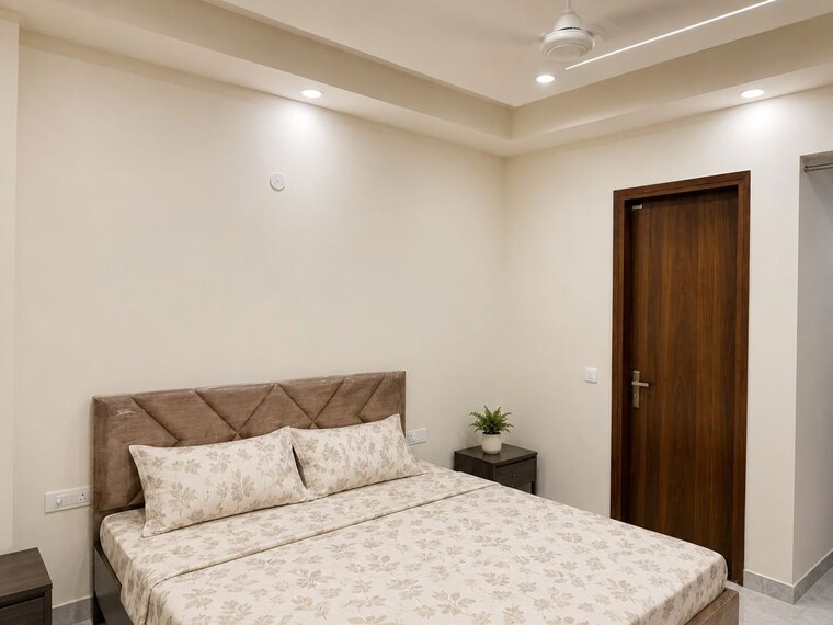 Bedroom, sector 57 3 Bedroom 2200 Sq.Ft. Builder Floor In Sector 57 Gurgaon 10731406
