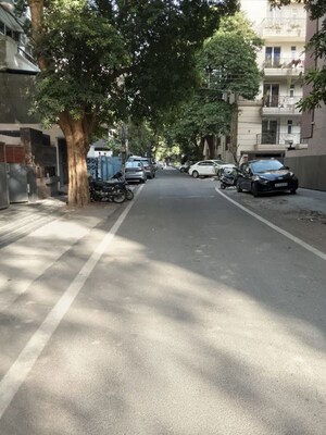 Parking in 1 RK Builder Floor at Green Park – for Rent