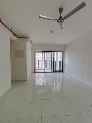 Room in 3 BHK Apartment at Mahindra Nestalgia, Pimpri – for Rent