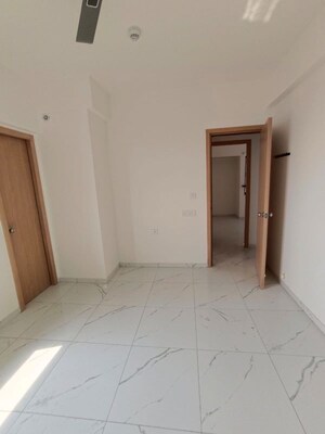 Room in 3 BHK Apartment at Mahindra Nestalgia, Pimpri – for Rent