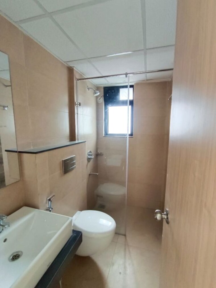 Bathroom, mahindra-nestalgia 3 Bedroom 978 Sq.Ft. Apartment In Pimpri Pune 10731410