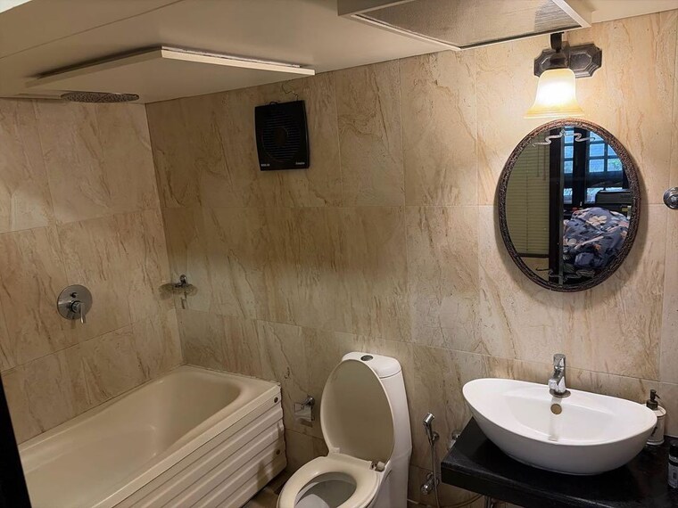 Bathroom, parel 3 Bedroom 1090 Sq.Ft. Apartment In Parel Mumbai 10731438