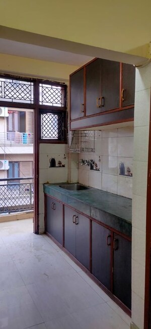 Kitchen in 1 BHK Builder Floor at Dlf City Phase 3 – for Rent