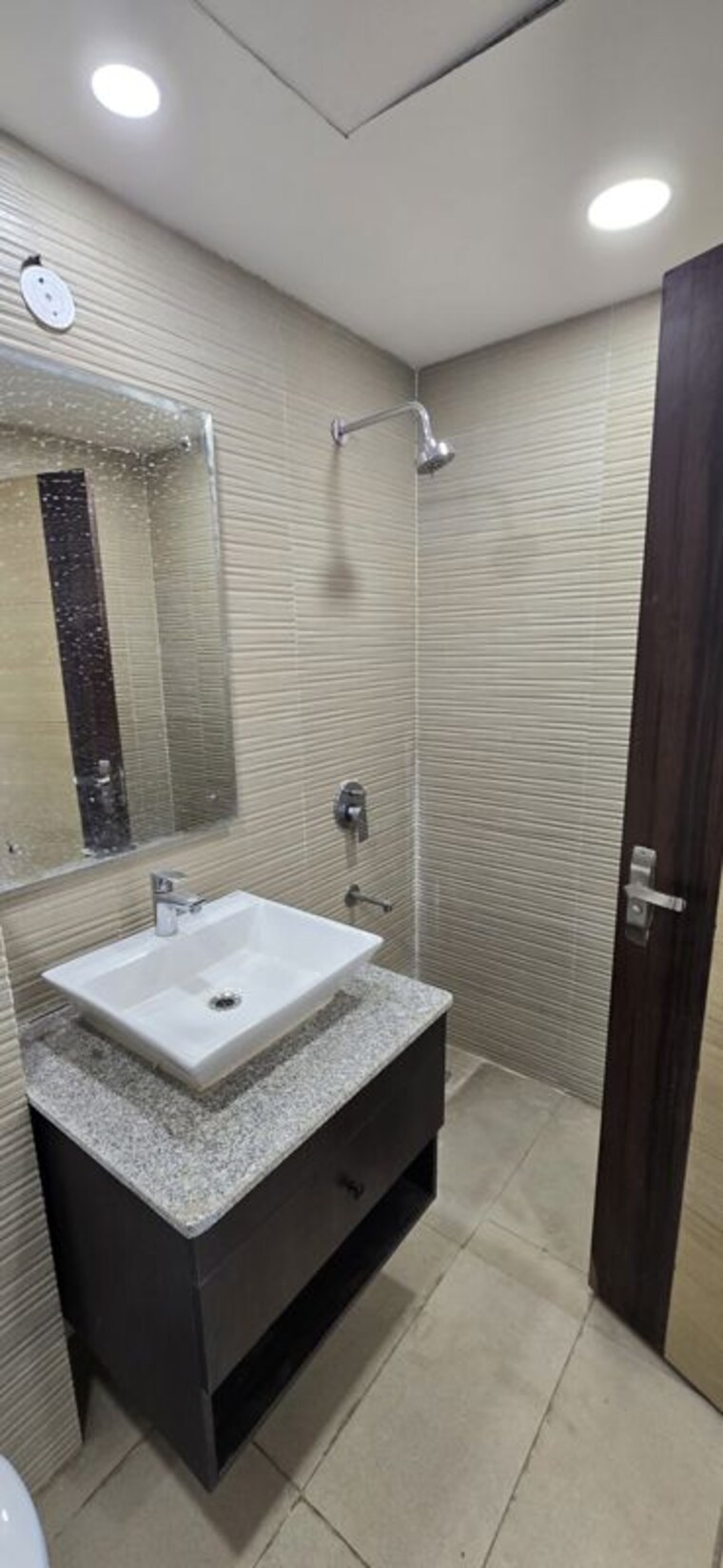 Bathroom, paras-dews 2 Bedroom 900 Sq.Ft. Apartment In Sector 106 Gurgaon 10731483