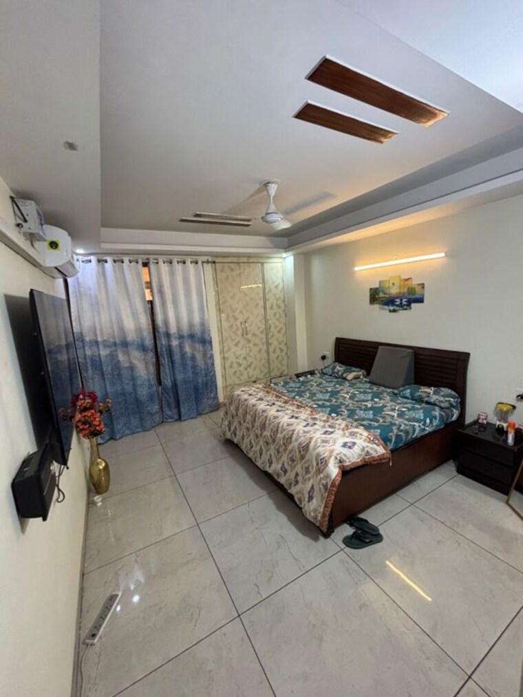 Bedroom, sector 52 3 Bedroom 2000 Sq.Ft. Builder Floor In Sector 52 Gurgaon 10731484