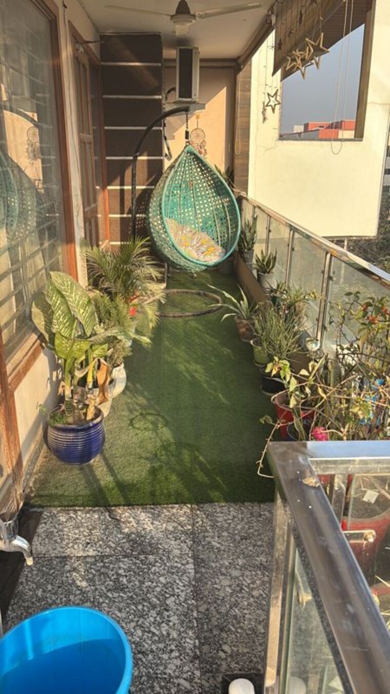 Balcony, sector 52 3 Bedroom 2000 Sq.Ft. Builder Floor In Sector 52 Gurgaon 10731484