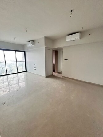 2 BHK Apartment For Rent in Woodstock Gardens in Santacruz West, Mumbai