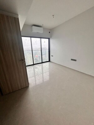 Room in 2 BHK Apartment at Woodstock Gardens, Santacruz West – for Rent