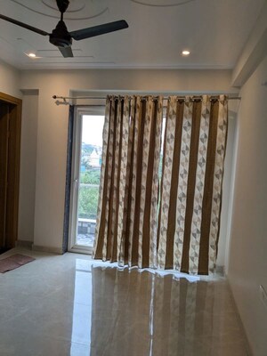 Building Lobby in 3 BHK Builder Floor at Sector 57 – for Rent