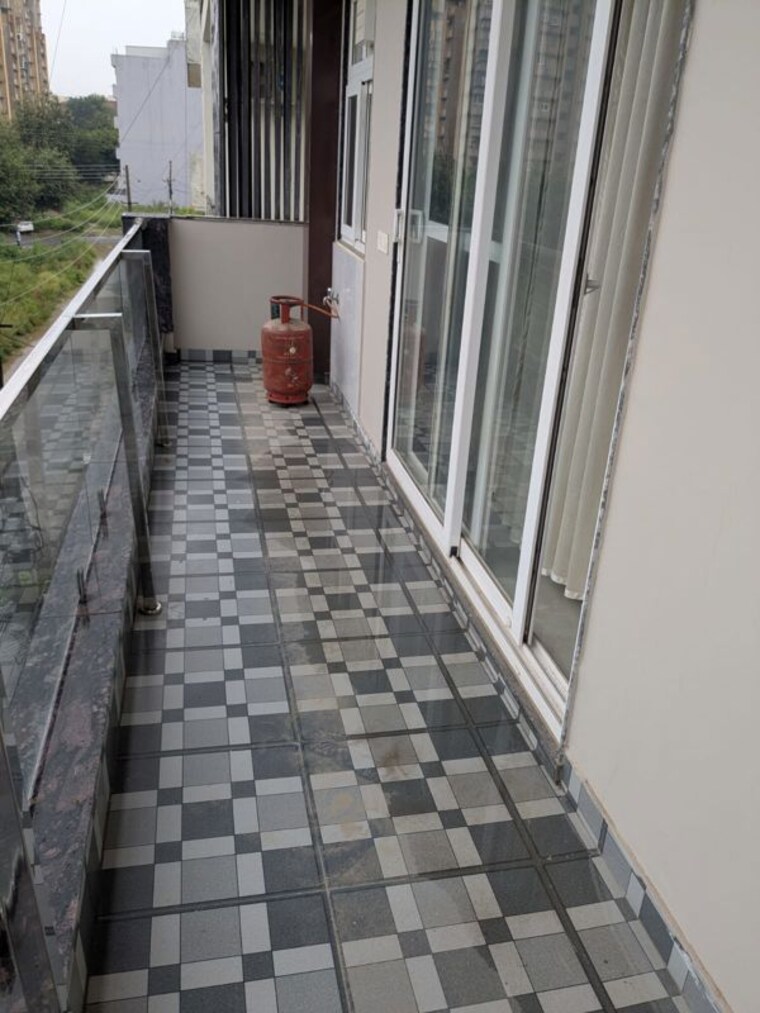 Balcony, sector 57 3 Bedroom 2200 Sq.Ft. Builder Floor In Sector 57 Gurgaon 10731503