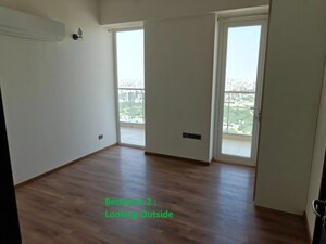 Room in 3 BHK Apartment at Mahindra Luminare, Sector 59 – for Rent