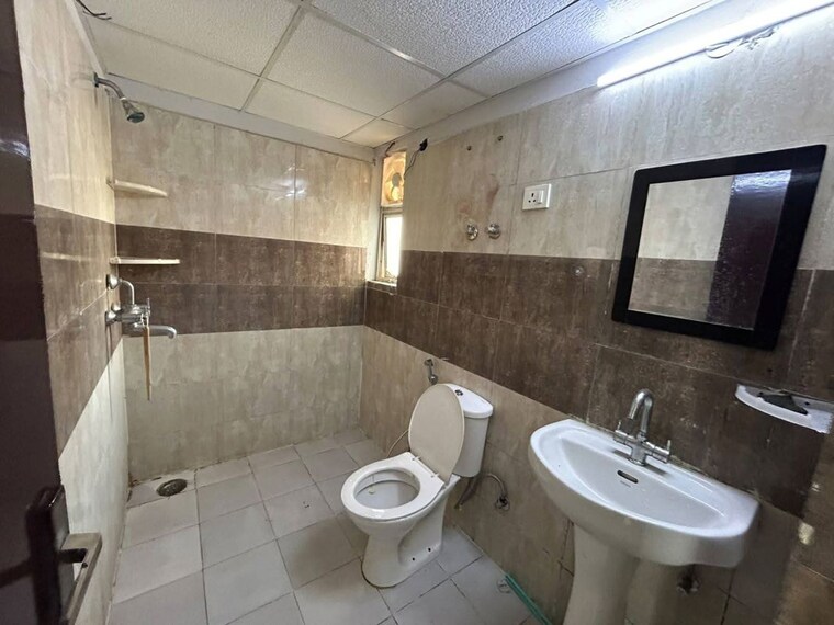 Bathroom, himalaya-pride 3 Bedroom 1540 Sq.Ft. Apartment In Tech Zone 4 Greater Noida Greater Noida 10731522