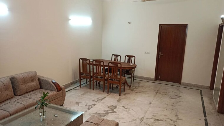 Living Room, sector 31 6+ Bedroom 360 Sq.Yd. Villa In Sector 31 Gurgaon 10731530