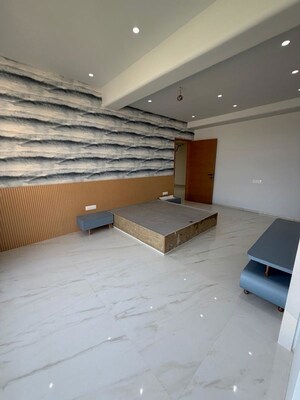 Room in 3 BHK Apartment at Matunga East – for Rent