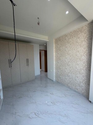 Room in 3 BHK Apartment at Matunga East – for Rent