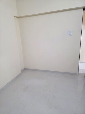 Room in 1 BHK Apartment at Kanchan - Mrig Apartment, Andheri East – for Rent
