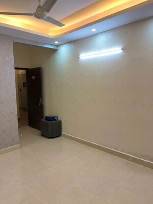 Room in 2 BHK Apartment at Signature Global Prime, Sector 63a – for Rent