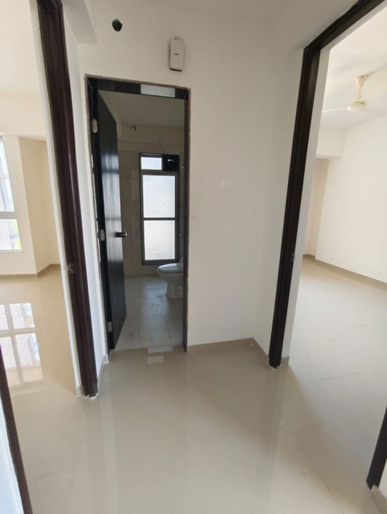 Bathroom, puranik-city-reserva 2 Bedroom 717 Sq.Ft. Apartment In Ghodbunder Road Thane 10731585