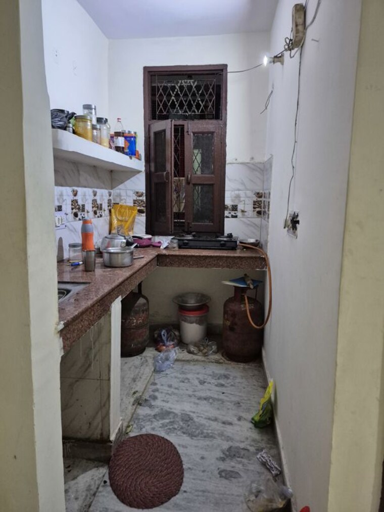 Kitchen/pantry, mayur vihar 2.5 Bedroom 450 Sq.Ft. Builder Floor In Mayur Vihar Delhi 10731613