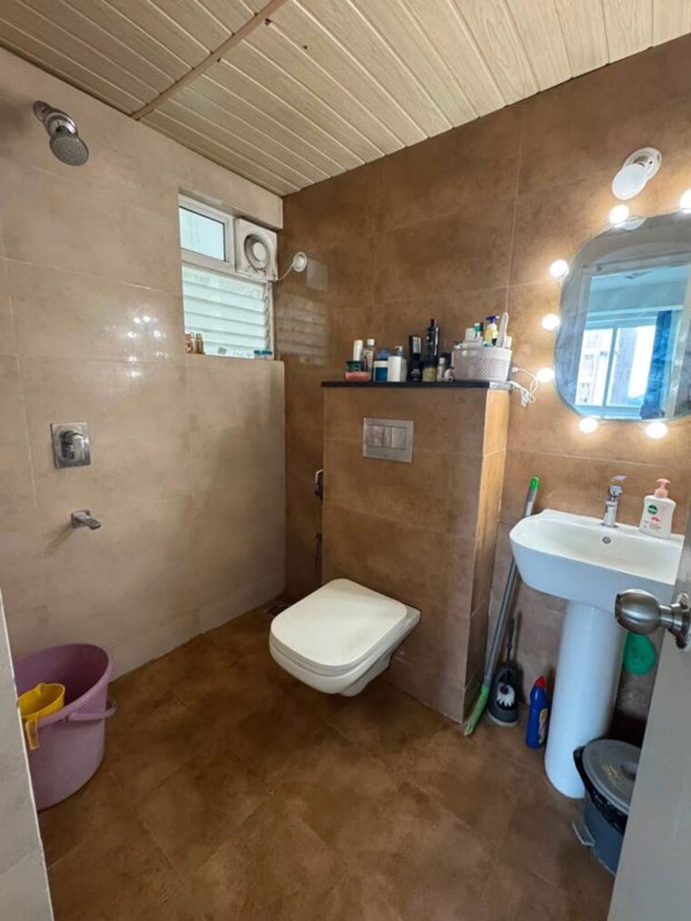 Bathroom, keerthi-krishna-viva 3 Bedroom 1780 Sq.Ft. Apartment In Sarjapur Road Bangalore 10731623